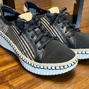 Skechers Wilshire Blvd Breezy Stroll Sneakers w/ Air-Cooled Memory Foam Size 8.5